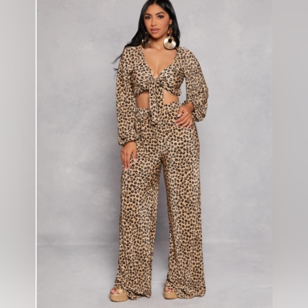 😍 🔥🔥 Gorgeous Woman two piece Leopard print High Waist Pants - Size Small🔥😄